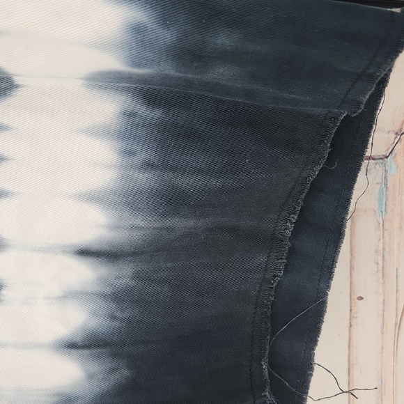 Blood + Bone Tye Dye Raw Hem Shorts - Picture 3 of 5